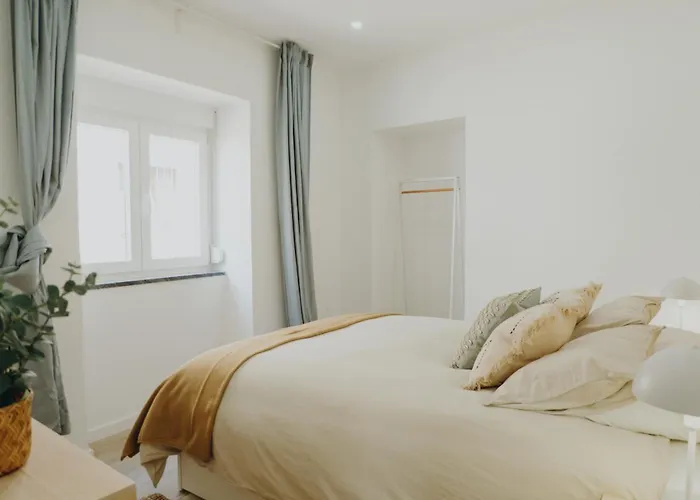 Algarve - Rua Da Silva Tavira