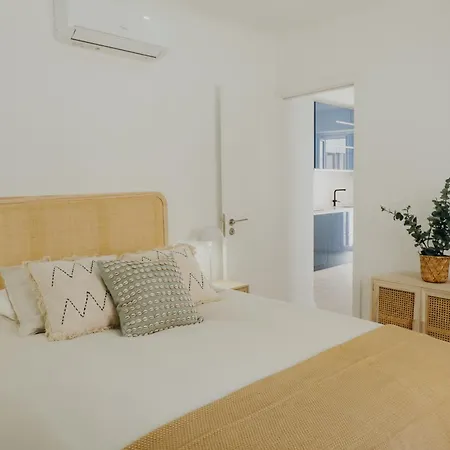 Algarve - Rua Da Silva *